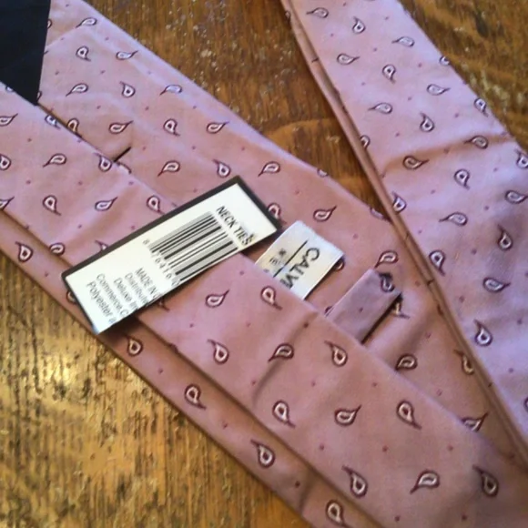 Mens Calvin Klein Pink and Maroon Print Necktie NWT - Picture 3 of 5